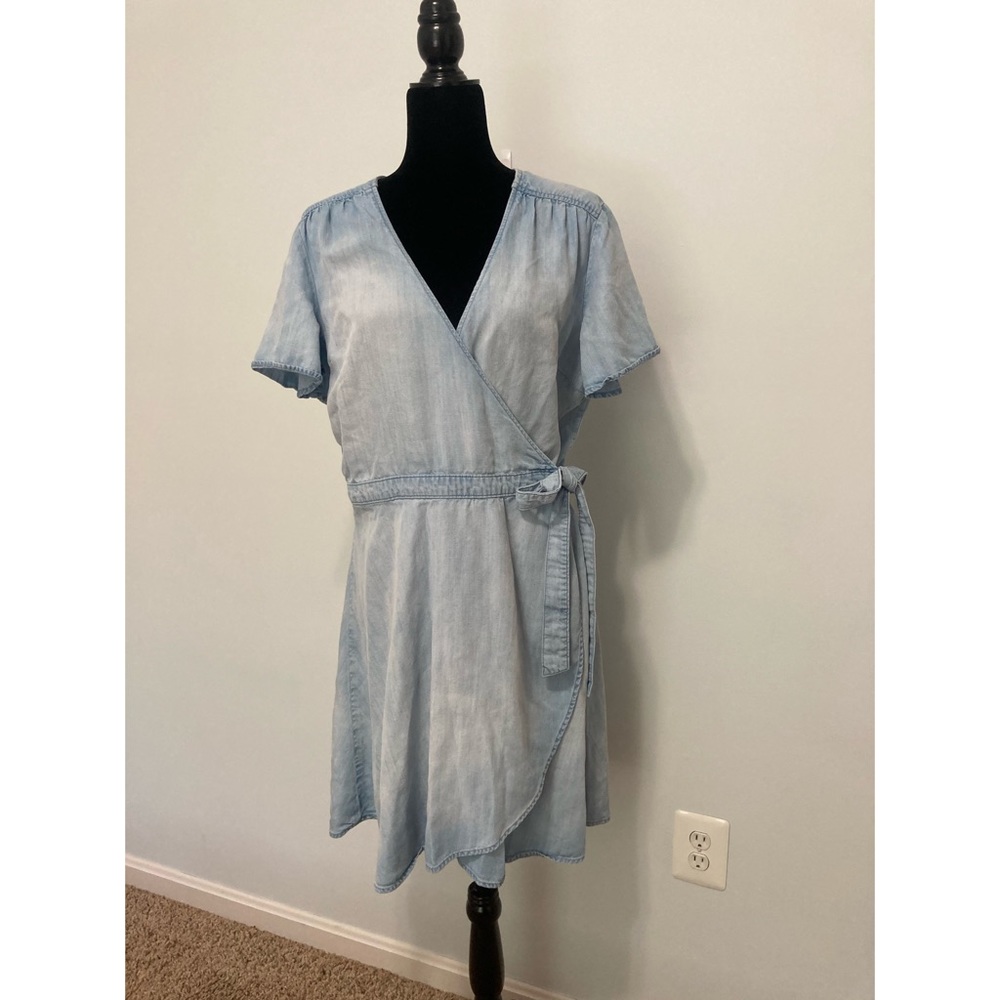 Cloth & stone Chambray wrap dress sz L